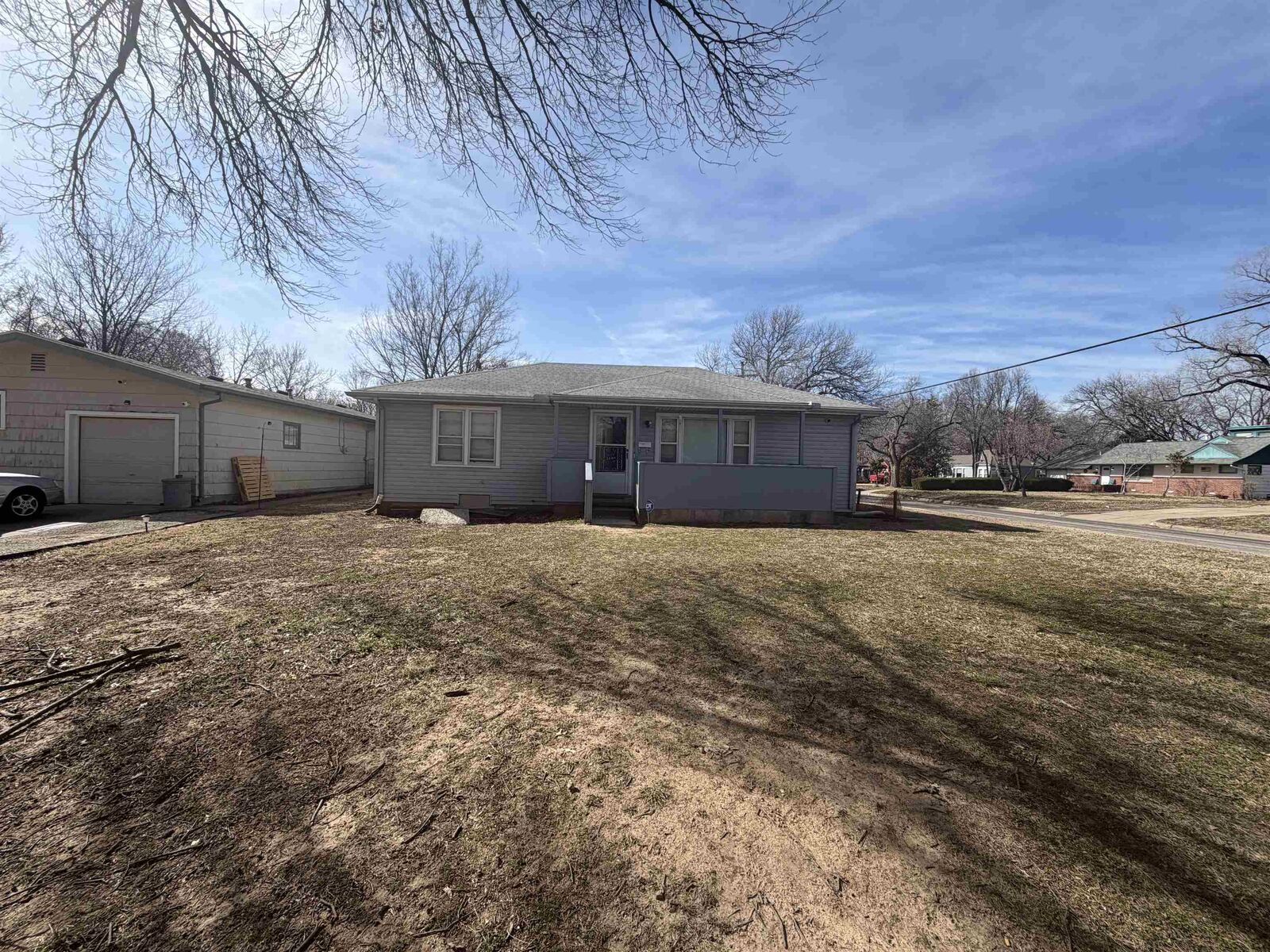 Photo de la propriété:  2201 S Broadview St  KS 67218 