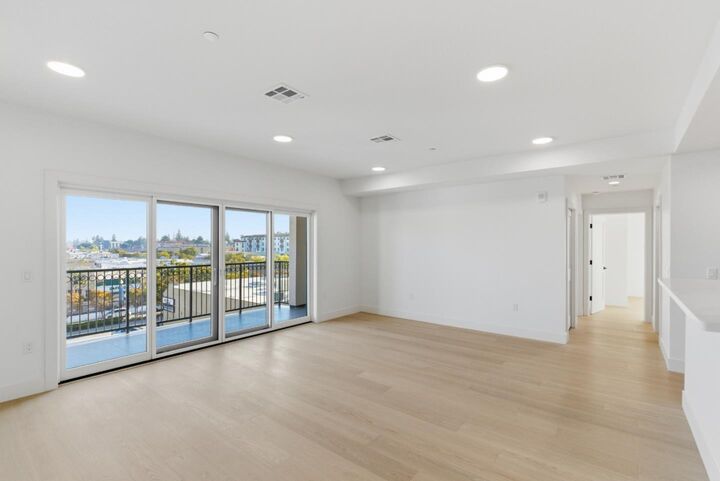 Property Photo:  560 El Camino Real 206  CA 94070 