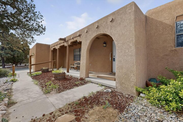 Property Photo: 2810 Calle Campeon NM 87505