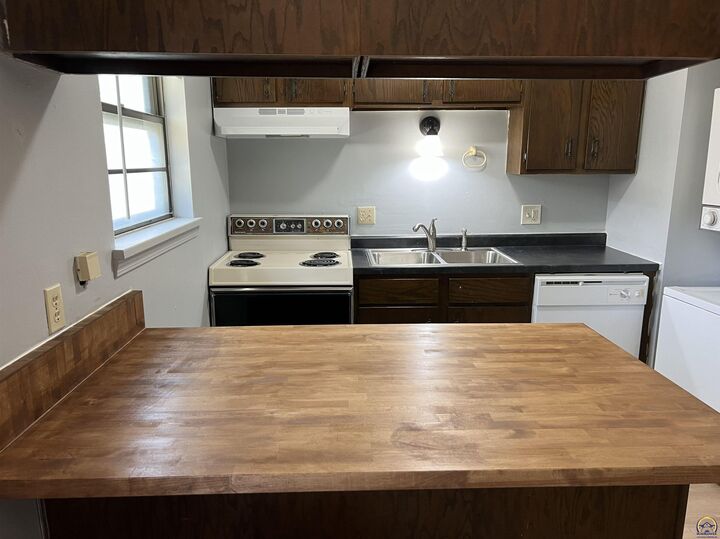 Property Photo: 1205-1207 Yuma St KS 66502