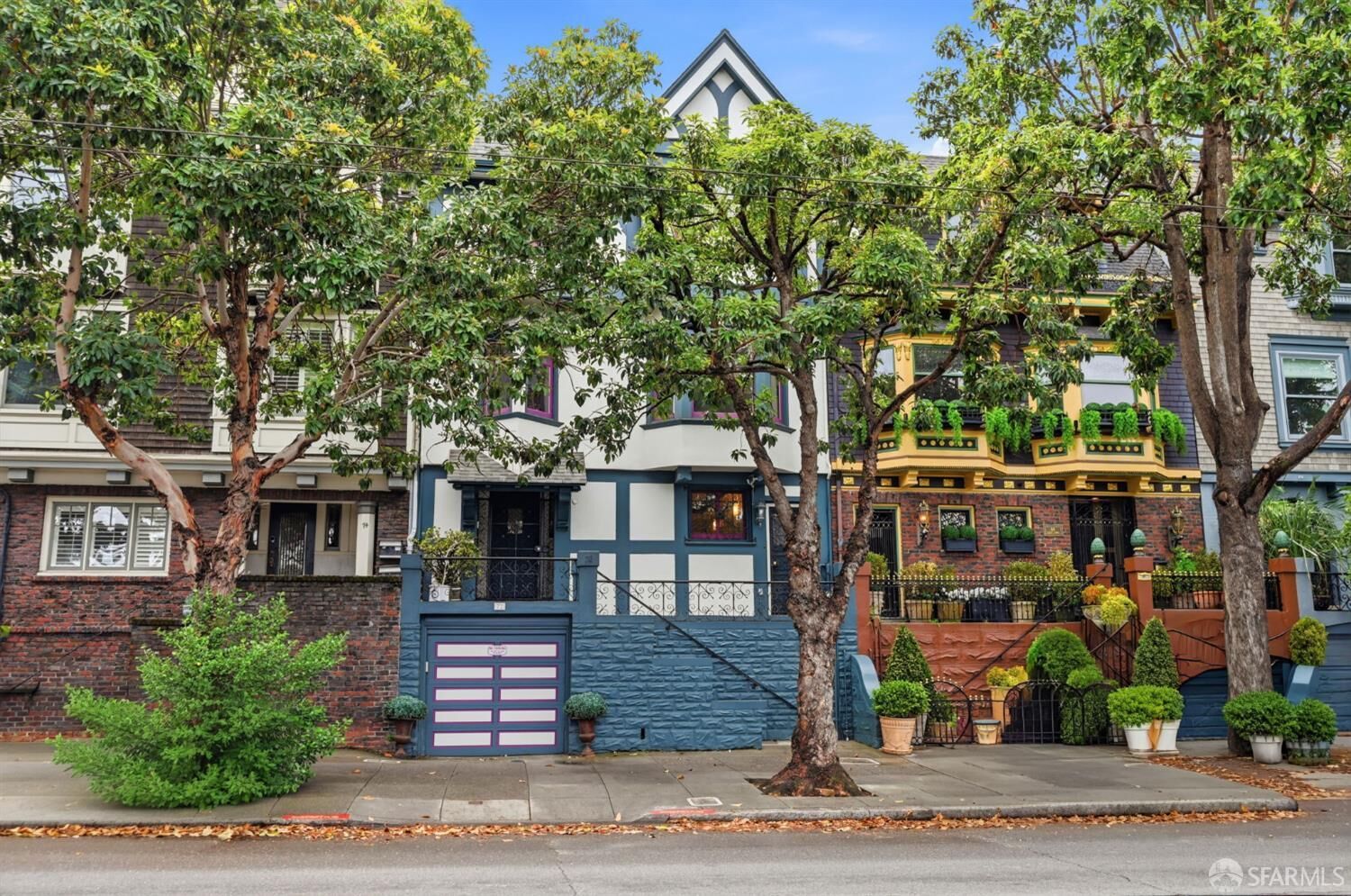 Property Photo:  72 Castro Street  CA 94114 