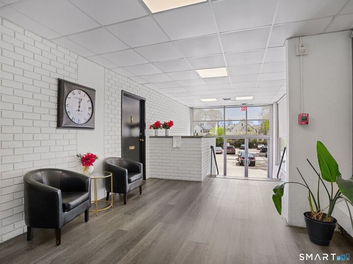 Property Photo:  87 Glenbrook Road 3B  CT 06902 