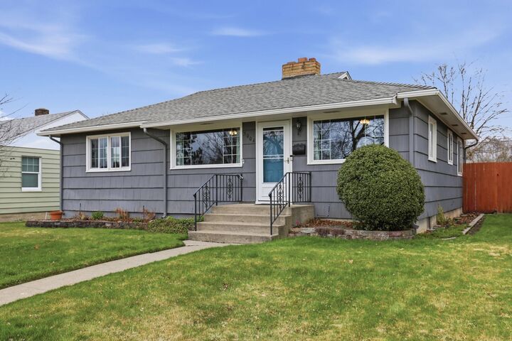 Property Photo:  5004 N Cannon St  WA 99205 