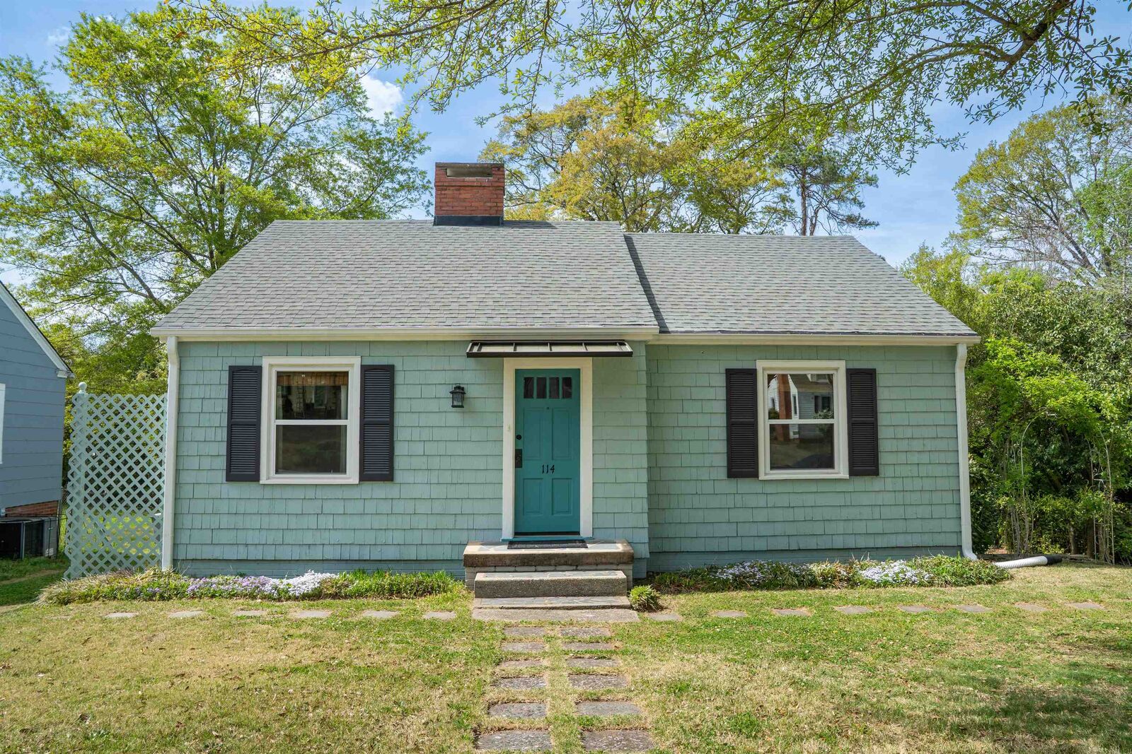 Property Photo: 114 White Oak Street SC 29301