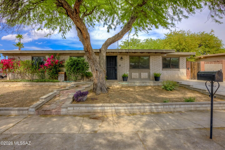 Property Photo:  8437 E Rolling Ridge Street  AZ 85710 
