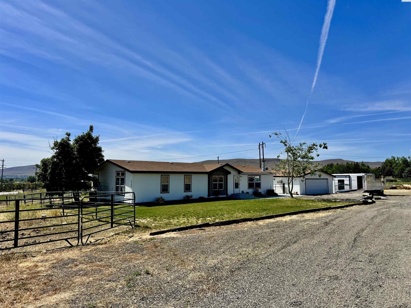 Property Photo:  61610 N Whan Rd  WA 99320 