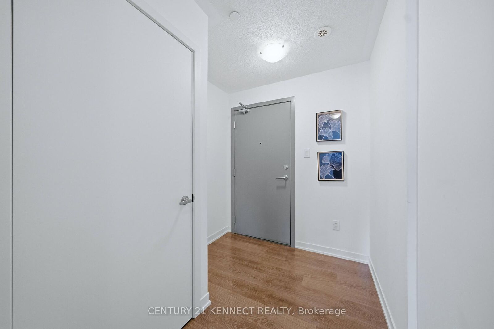 Photo de la propriété: 20 Orchid Court 211 ON M2L 2X8