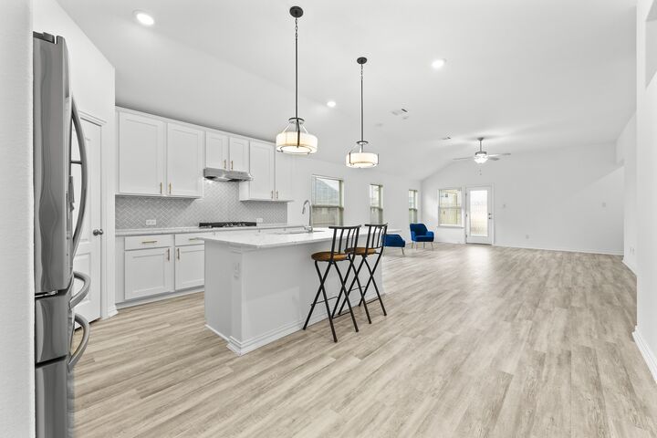 Property Photo: 489 Cherrystone Loop TX 78610