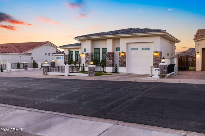 Property Photo:  1527 E Villa Maria Drive  AZ 85022 