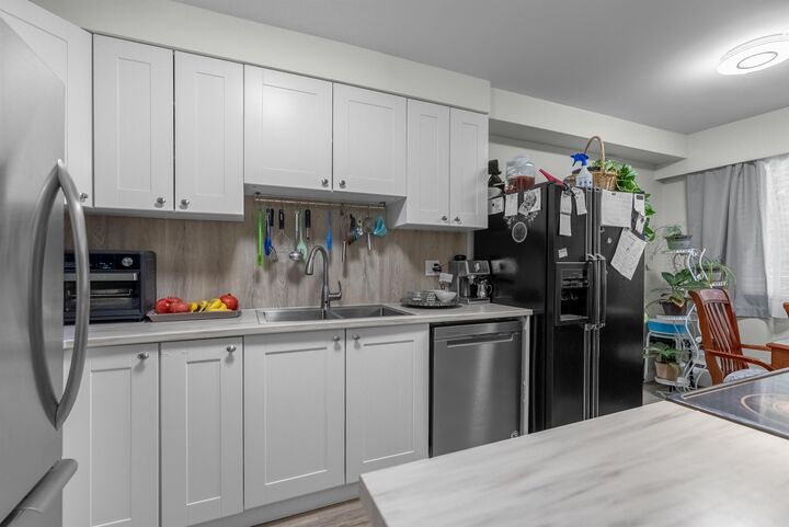 Property Photo: 515 Eleventh Street 101 BC V3M 4G4