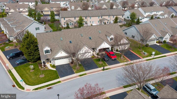 Property Photo: 1343 Fieldstone Drive PA 17552