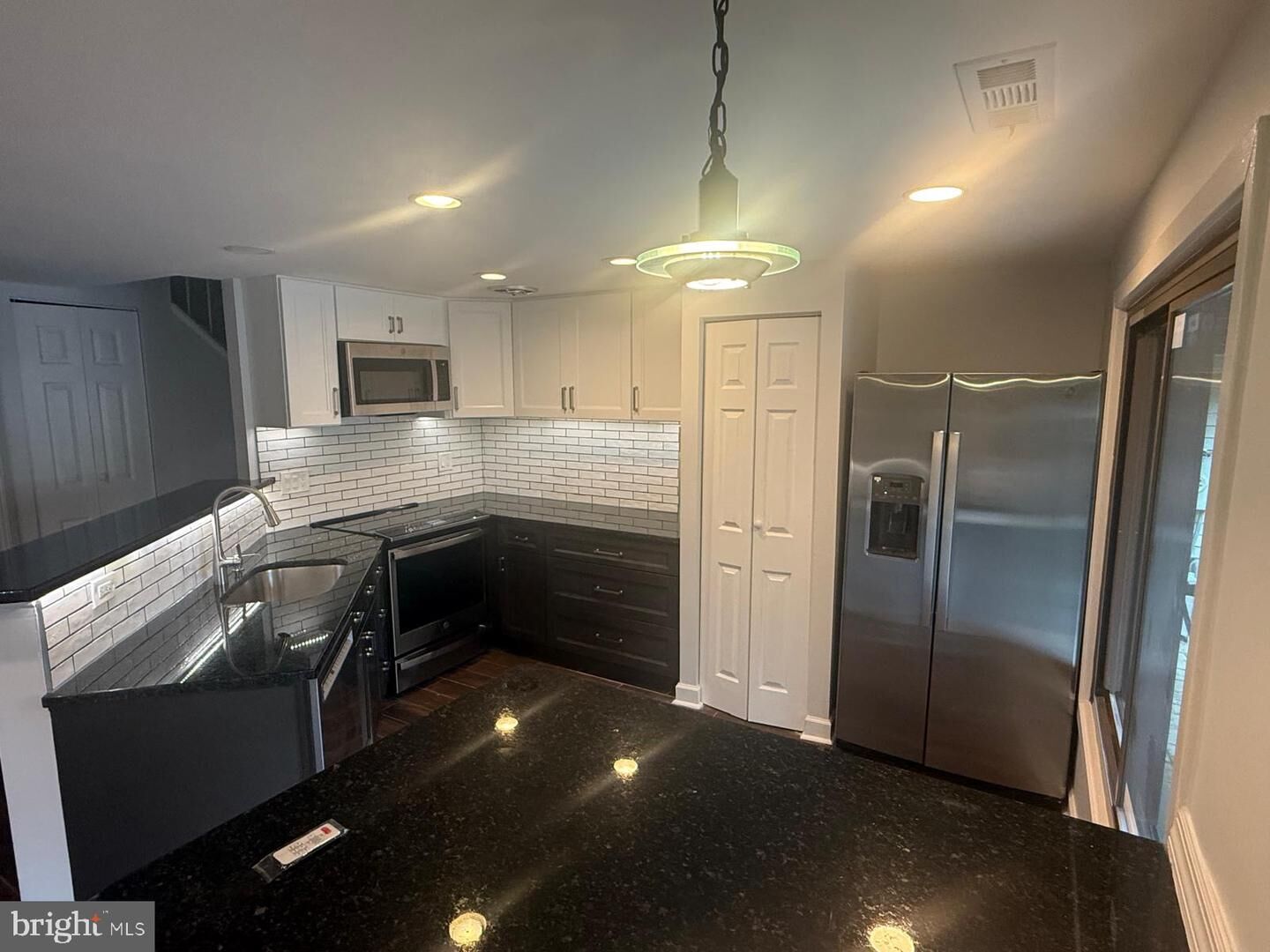 Property Photo:  18118 Kilrush Court  MD 20886 