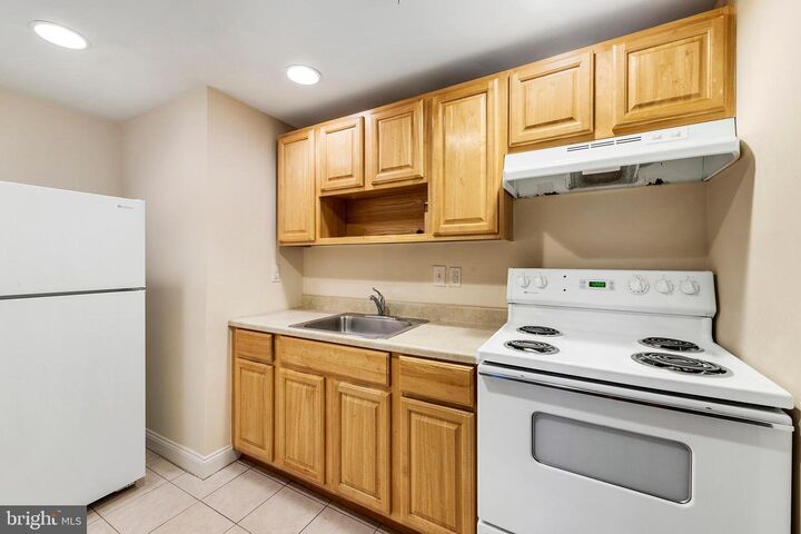 Property Photo:  1933 Christian Street 24  PA 19146 