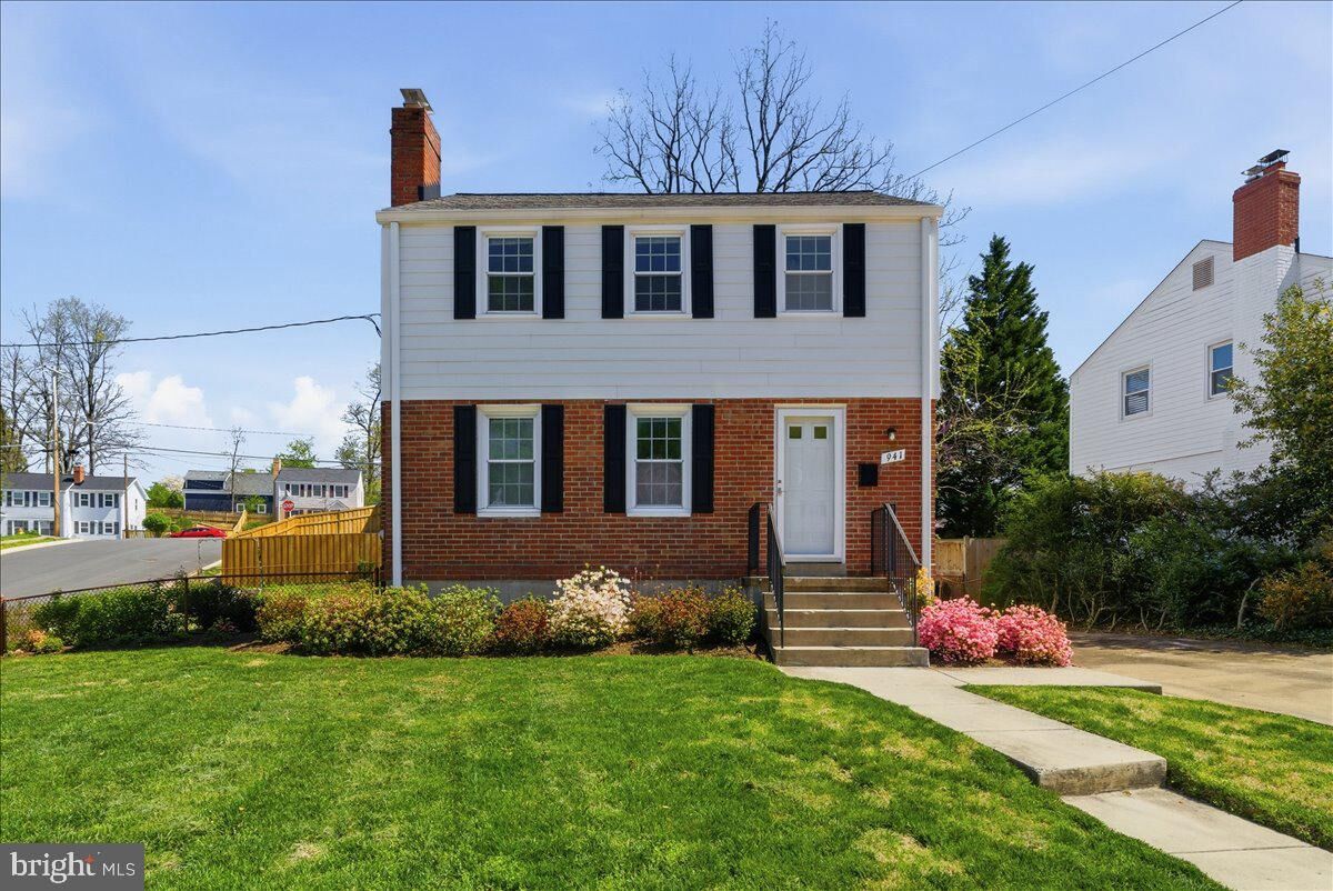 Property Photo:  941 Patrick Henry Drive  VA 22205 