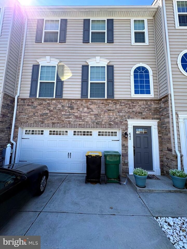 Property Photo:  642 Barrie Road  DE 19709 