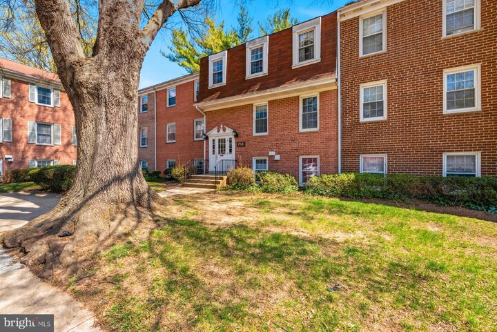 Property Photo:  754 Quince Orchard Boulevard 754-10  MD 20878 