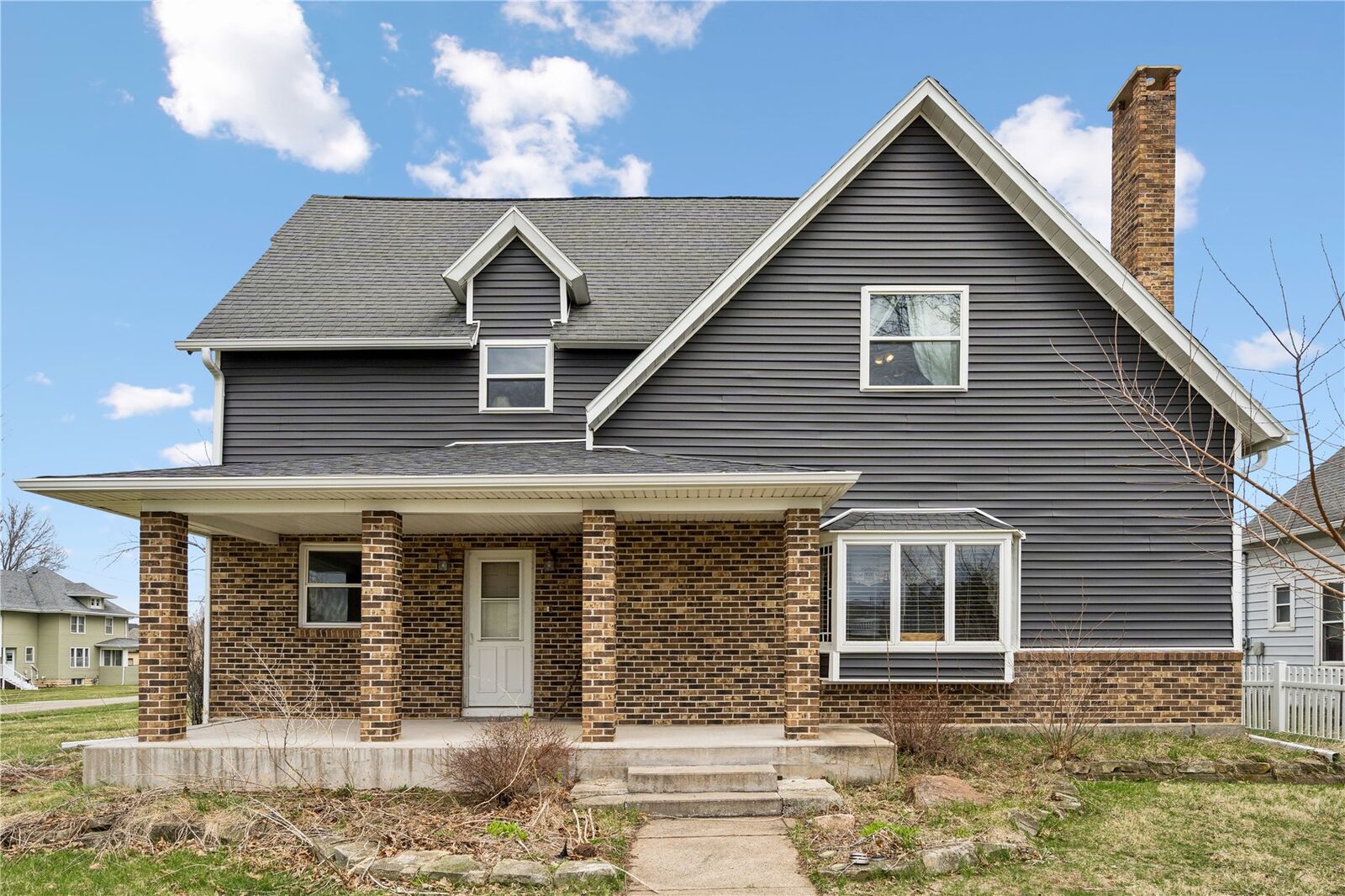 Property Photo: 207 6th Street IA 52346