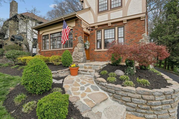 Property Photo: 1122 Beverly Hill Drive OH 45208