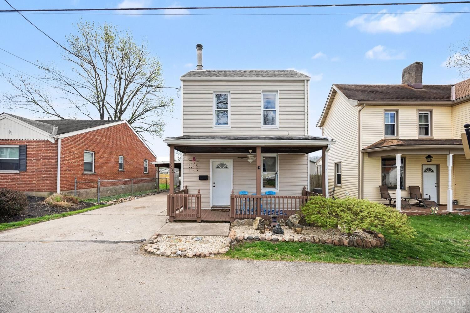 Property Photo: 208 W Broadway Street IN 47060
