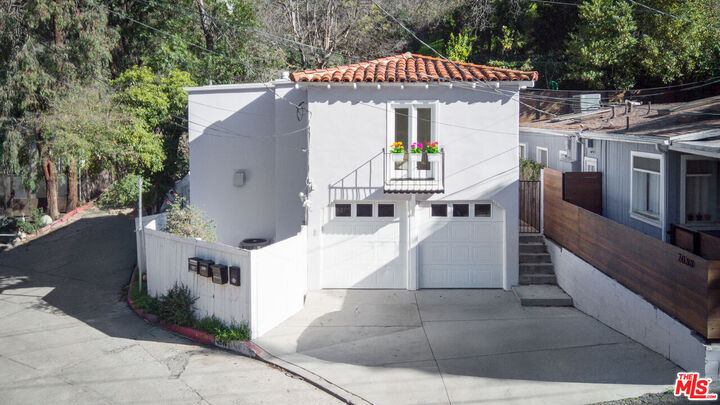 Property Photo: 2044 Stanley Hills Dr CA 90046
