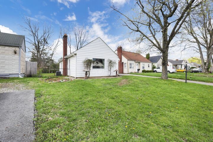 Property Photo:  3039 Dresden Street  OH 43224 