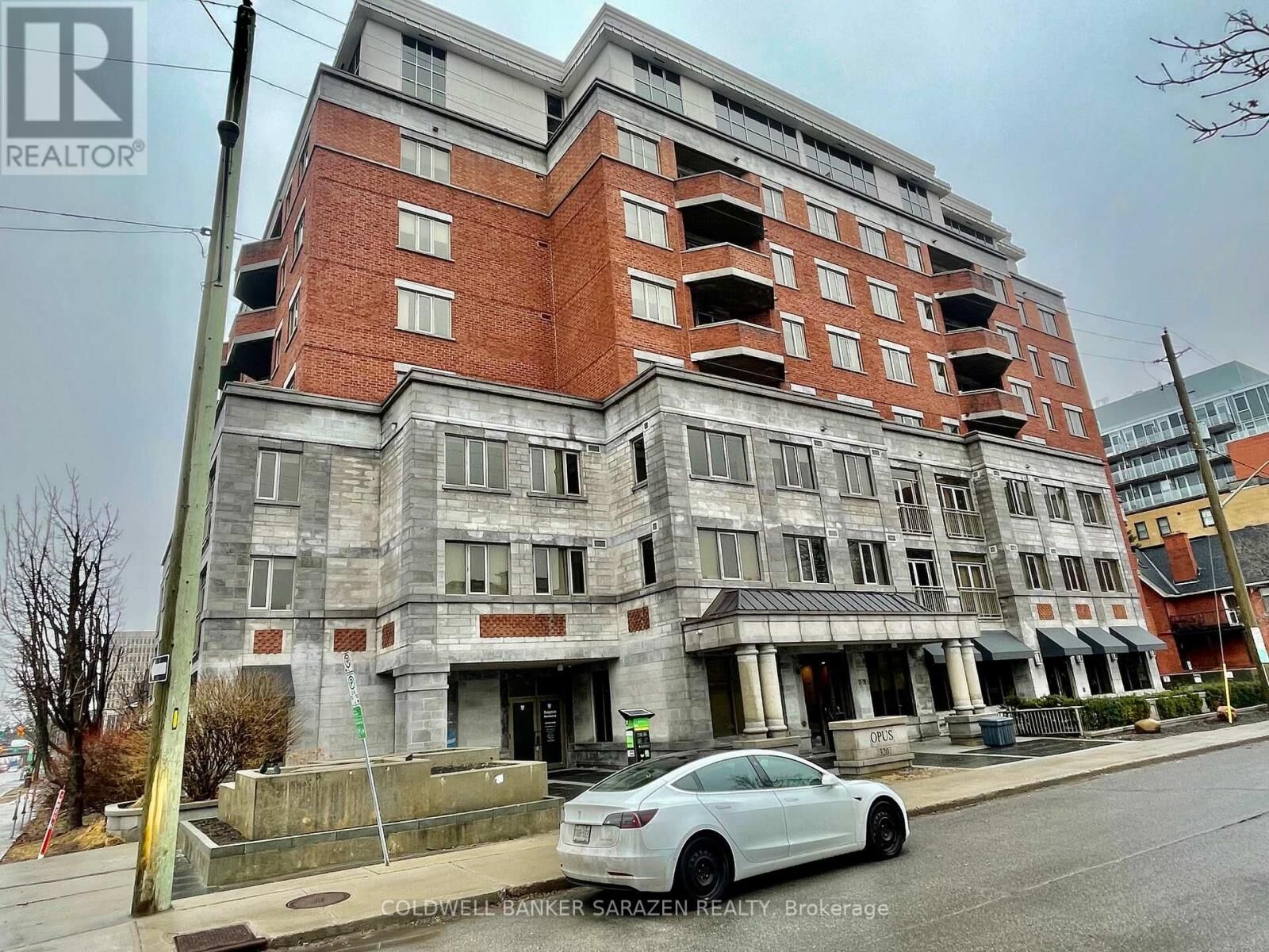 Property Photo:  320 McLeod Street 701  ON K2P 1A3 