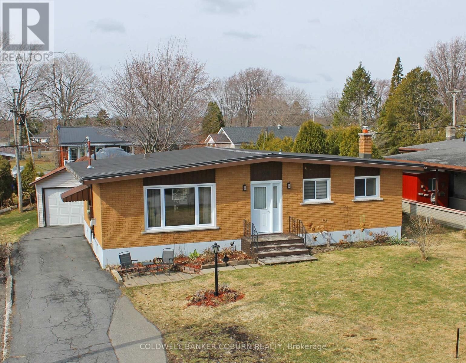 Property Photo:  56 Meikle Street  ON K0C 1X0 
