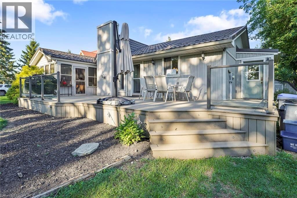 Property Photo: 71842 Sunview Avenue ON N0M 2T0