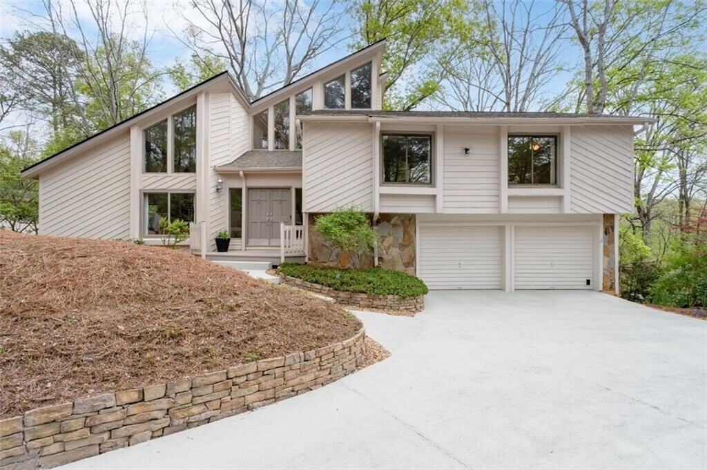 Property Photo: 740 Rio Grande Drive GA 30022