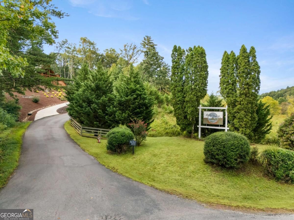 Property Photo: 1396 Deerfield Road GA 30582