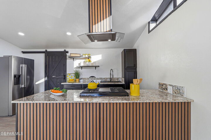 Property Photo:  148 Papaya Street  TX 79915 
