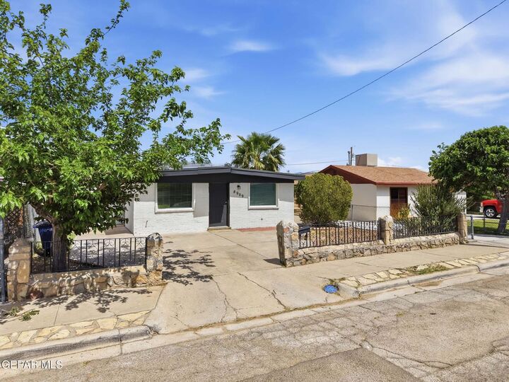 Property Photo:  8909 Otyokwa Way  TX 79907 