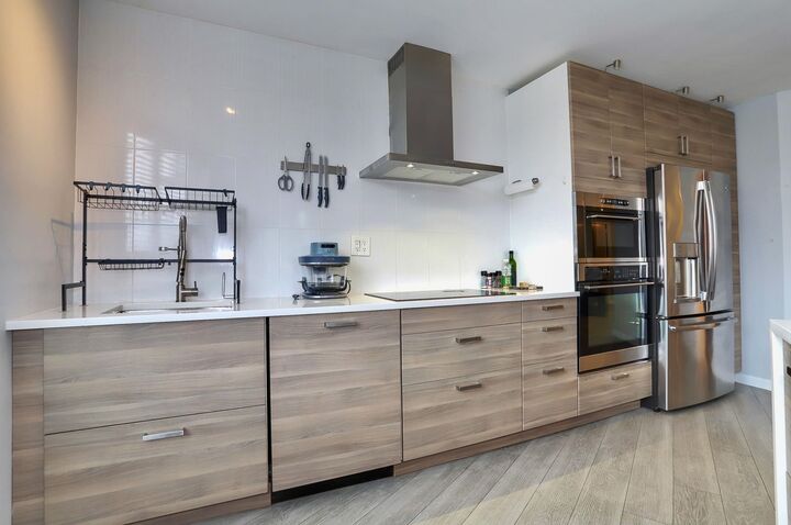 Property Photo:  100 Manhattan Ave 402  NJ 07087 