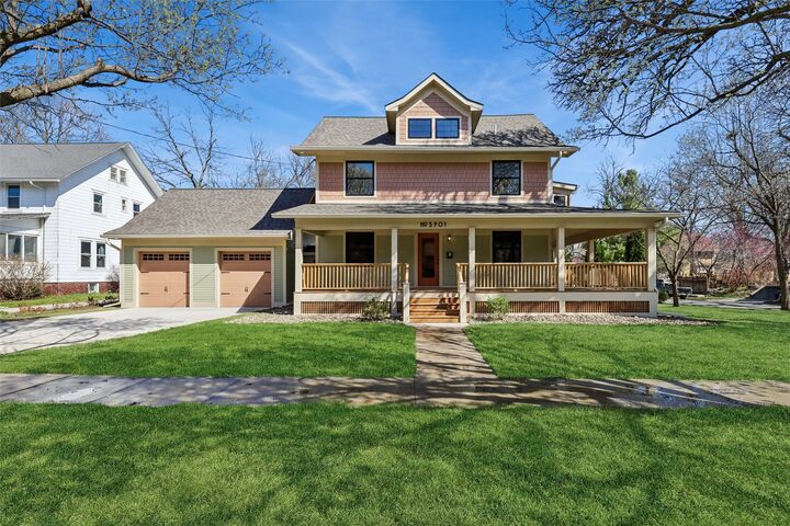 Property Photo:  3701 Cottage Grove Avenue  IA 50311 