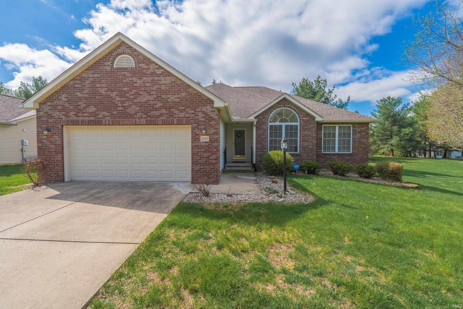 Property Photo:  3814 E Tamarron Drive  IN 47408 