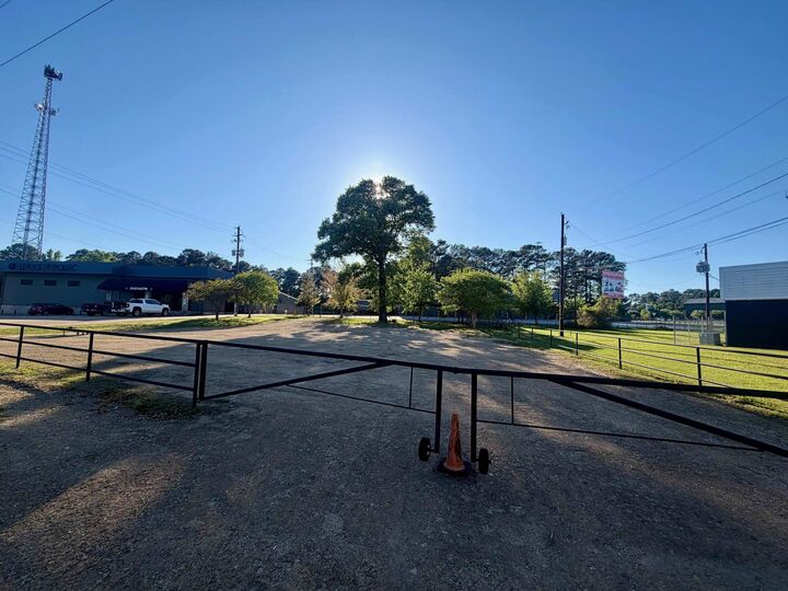 Property Photo: 3605 S Eastman TX 75602