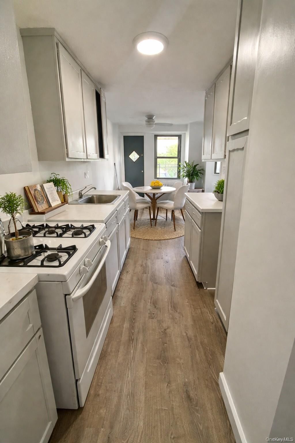 Property Photo:  1966 Newbold Avenue 405  NY 10472 