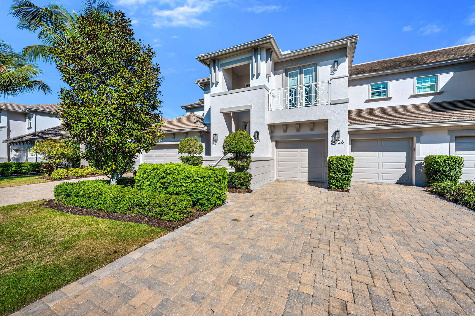 Property Photo:  8026 Signature Club Circle 201  FL 34113 
