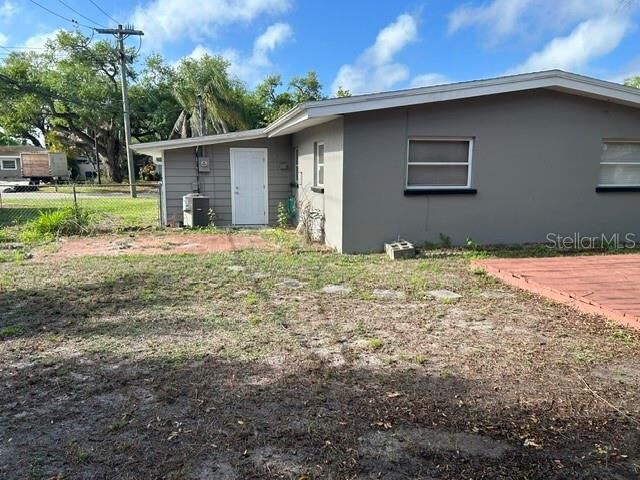 Property Photo: 3707 Schwalbe Drive FL 34235