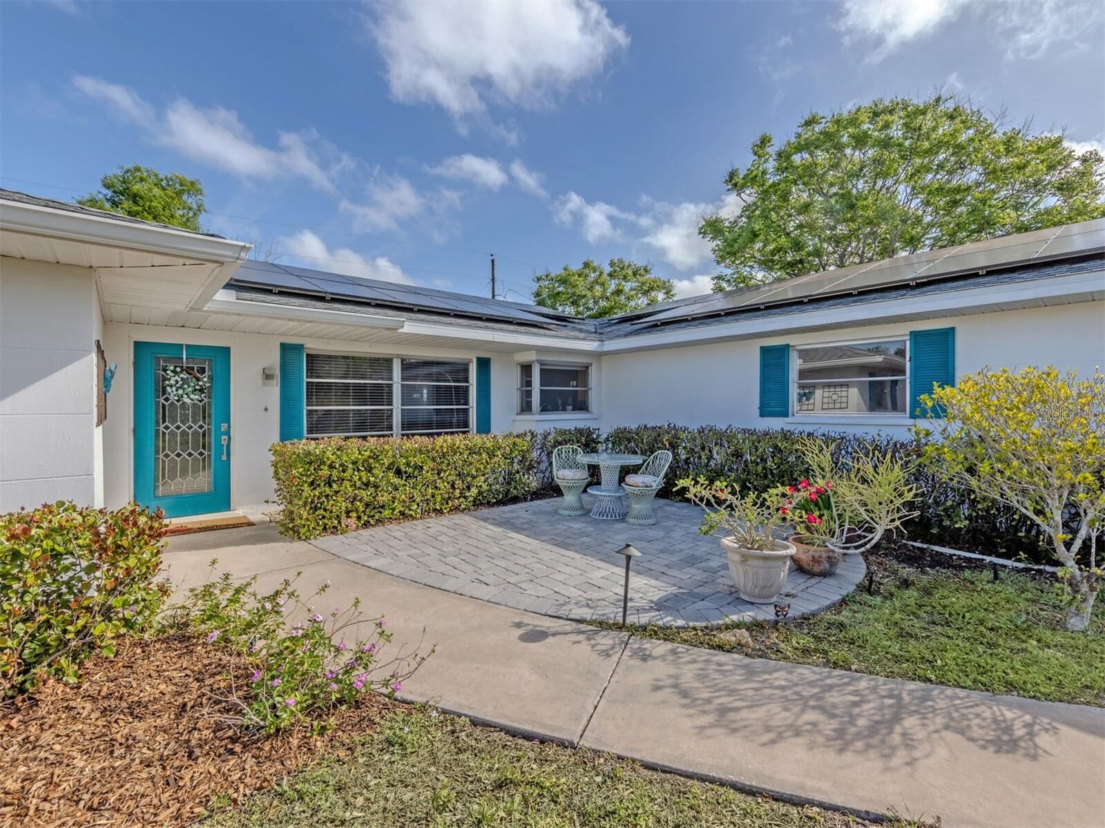 Property Photo:  1261 Lakeside Drive  FL 34293 
