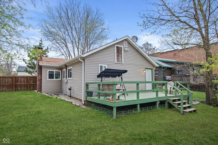 Property Photo:  1069 E 775 S  IN 46164 