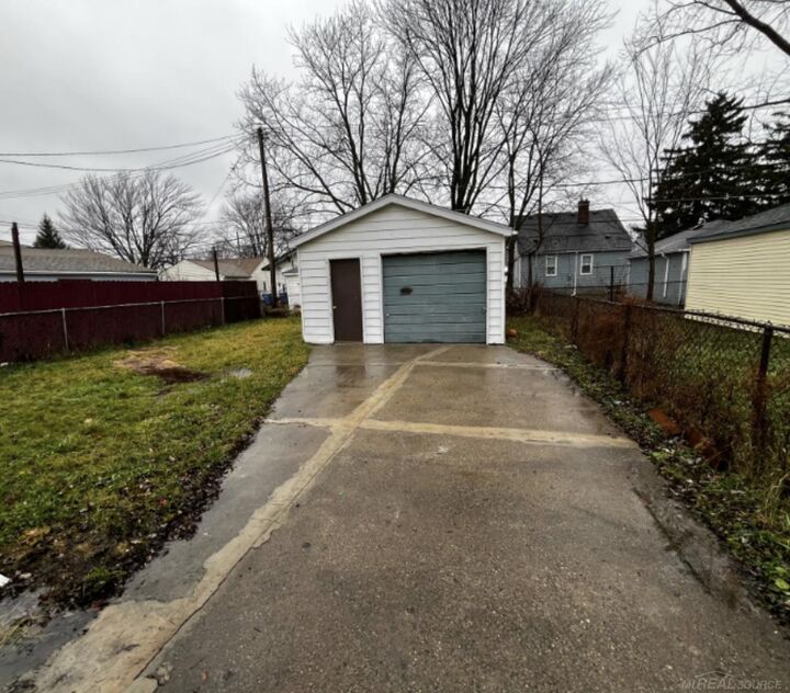 Property Photo: 8647 Chalmers Avenue MI 48089