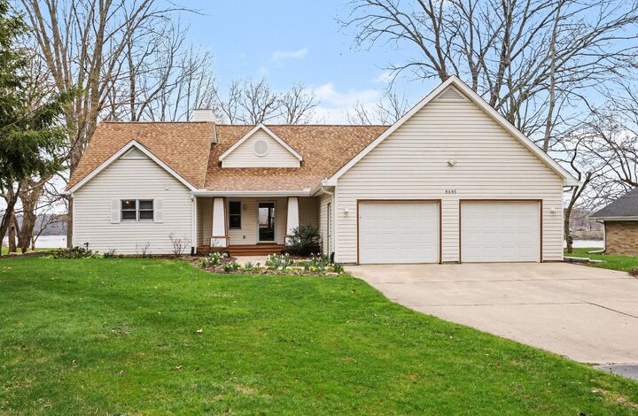 Property Photo: 9895 Lakeview Drive MI 49103
