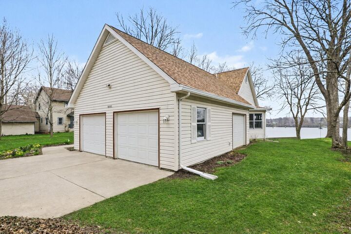 Property Photo:  9895 Lakeview Drive  MI 49103 