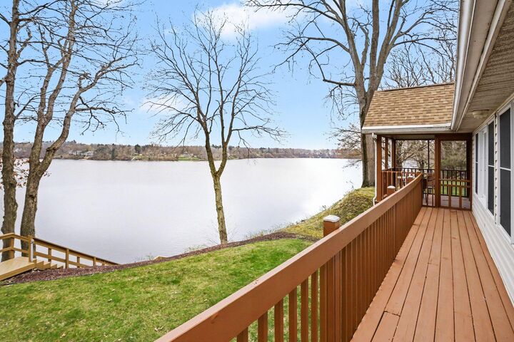 Property Photo: 9895 Lakeview Drive MI 49103