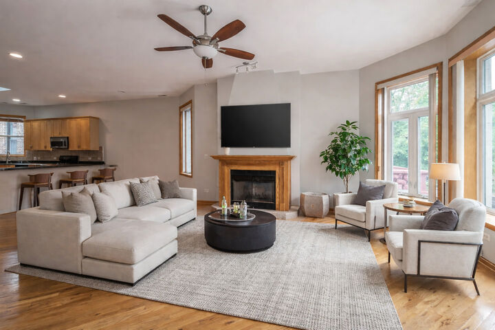 Property Photo:  4839 S Forrestville Avenue 3  IL 60615 