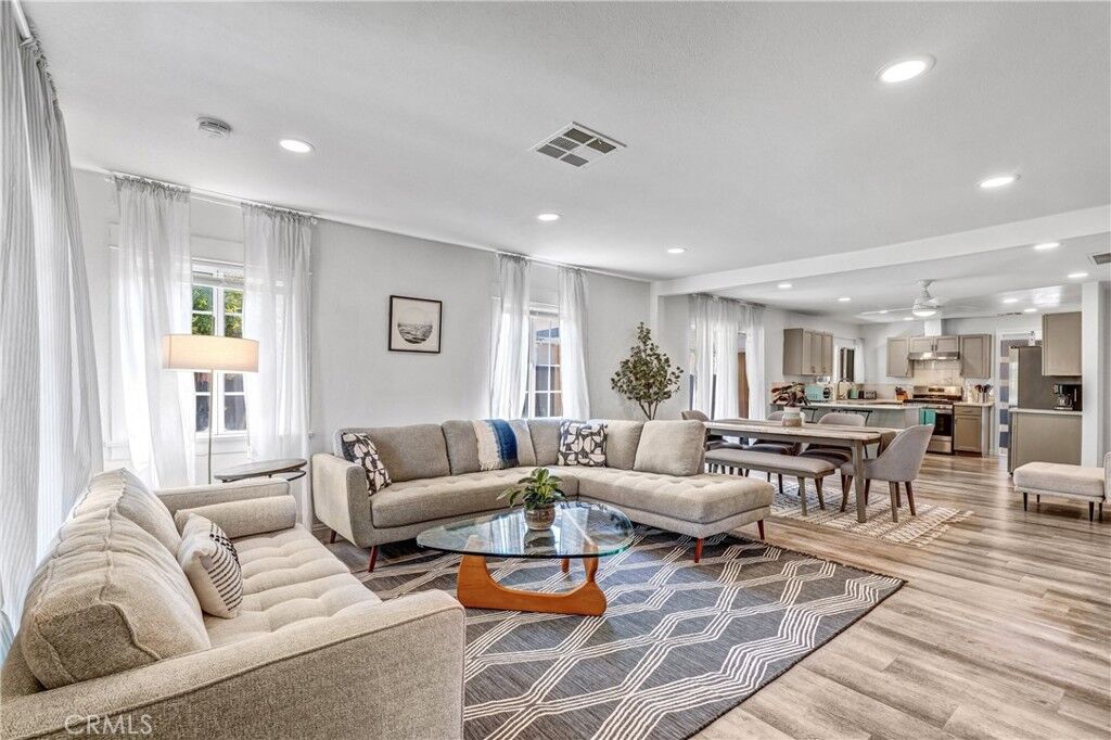 Property Photo:  422 W Bencamp  CA 91766 