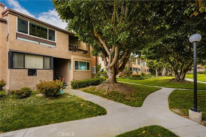 Property Photo: 17110 Bluewater Lane CA 92649