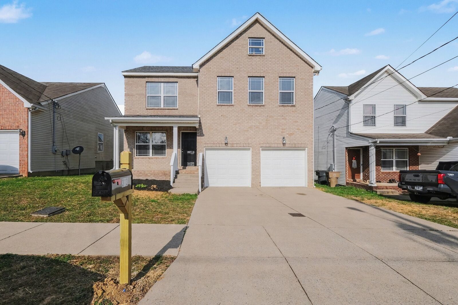 Property Photo:  313 Schoolhouse Ct  TN 37013 