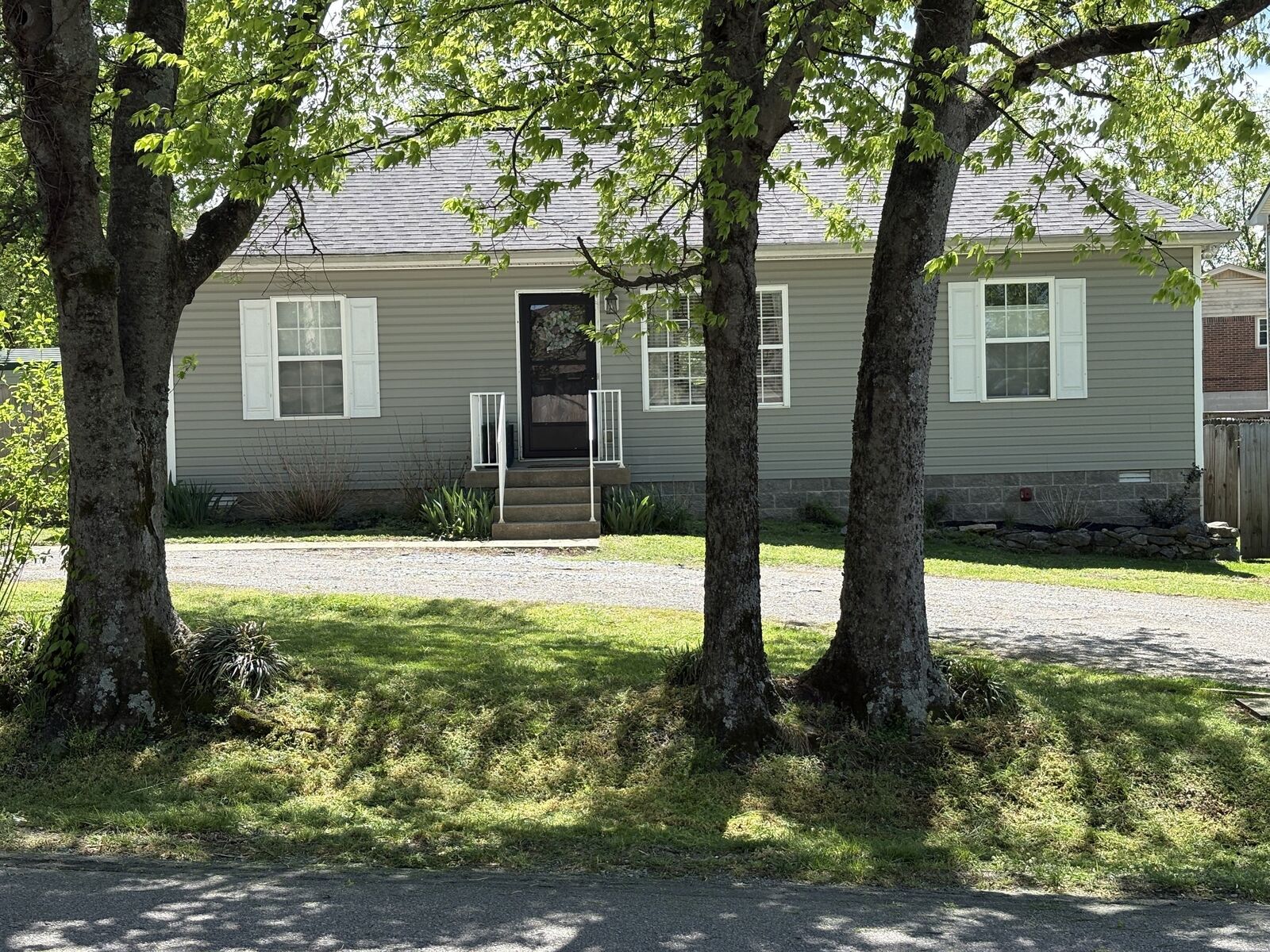 Property Photo:  207 Capital St  TN 37138 